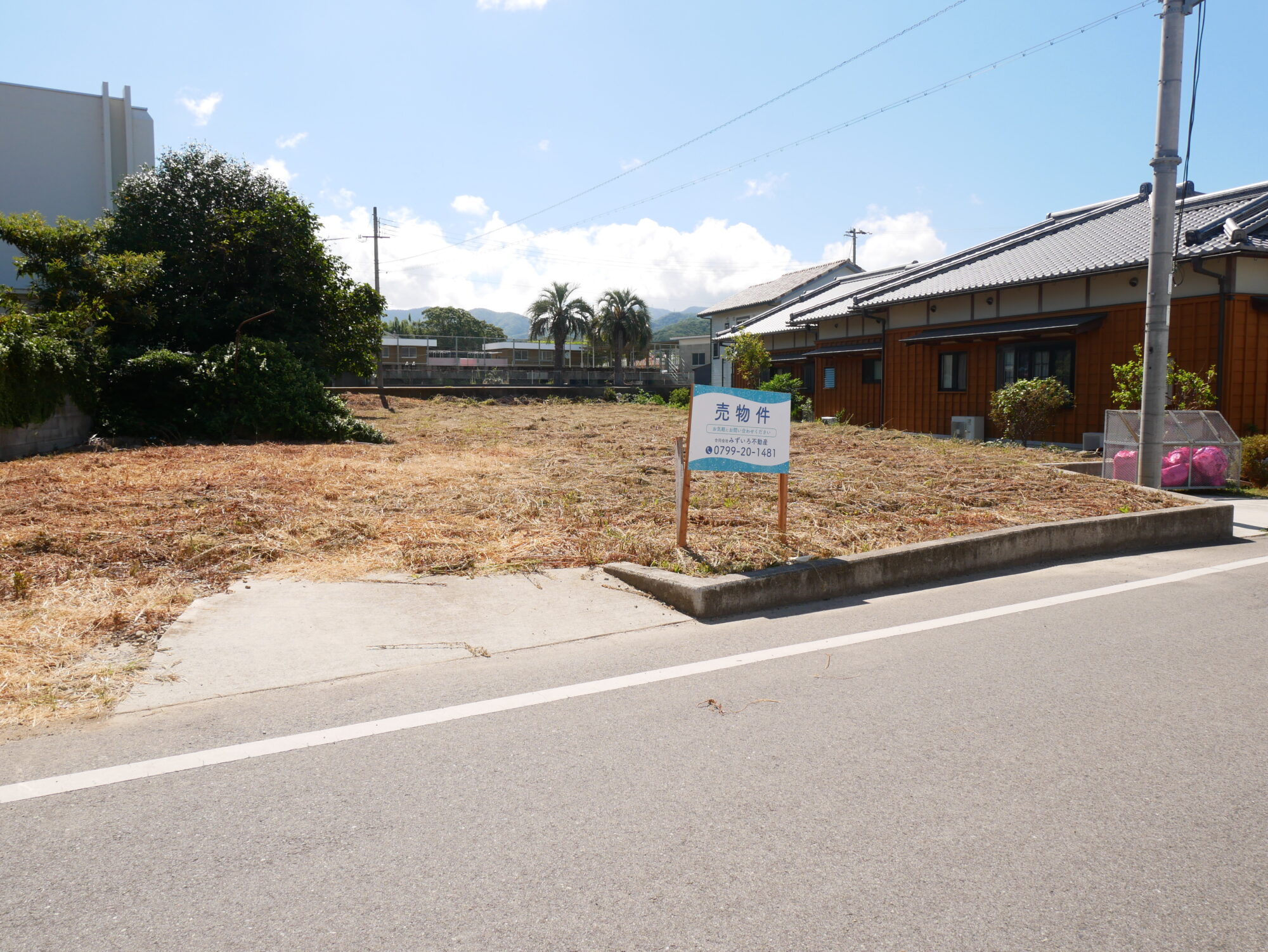 小学校・保育所すぐの土地の写真(兵庫県南あわじ市)